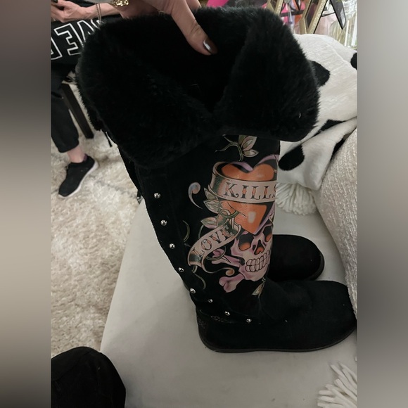 Ed Hardy fur lined boots - Picture 2 of 8